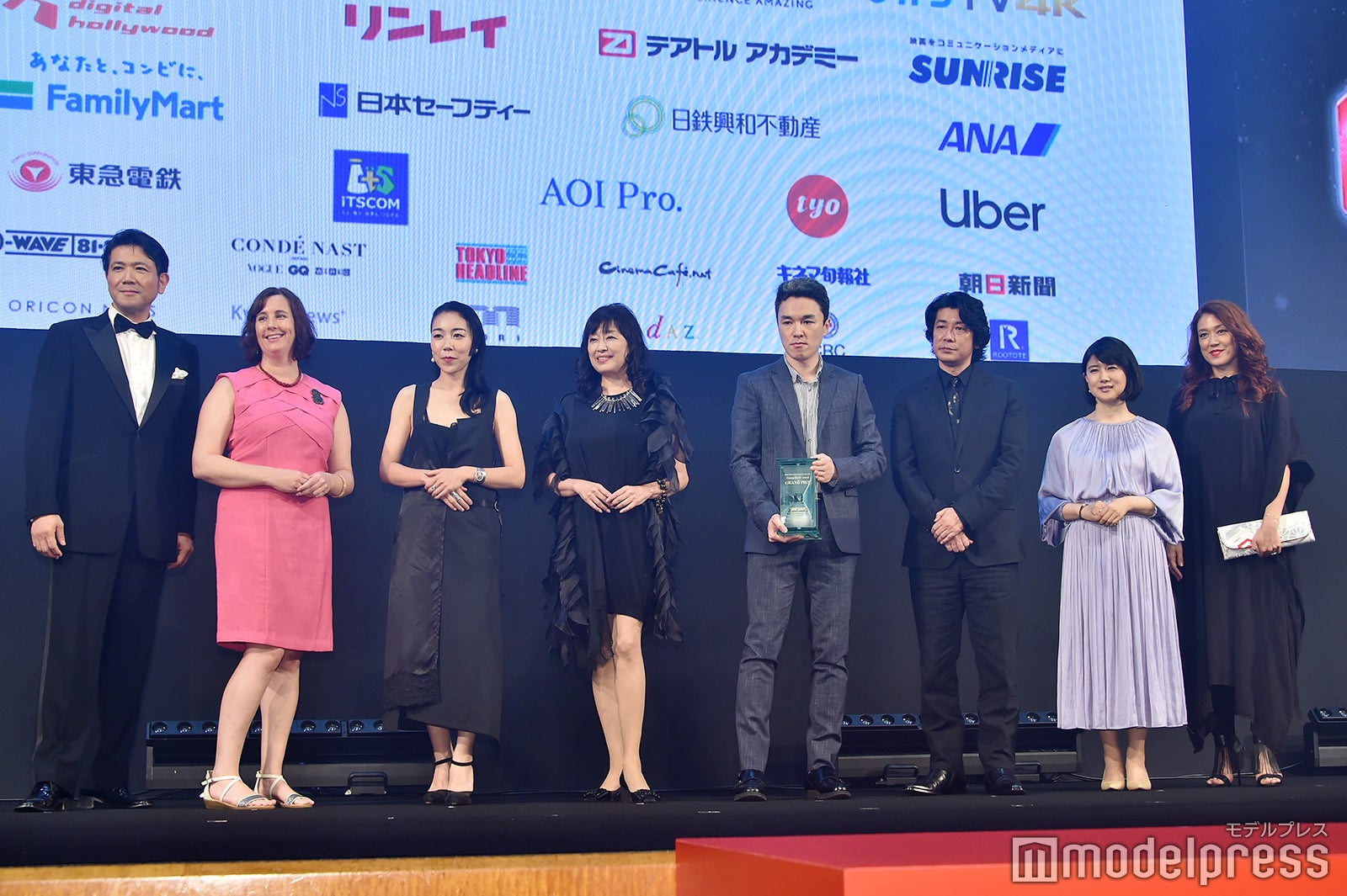 （C）モデルプレス