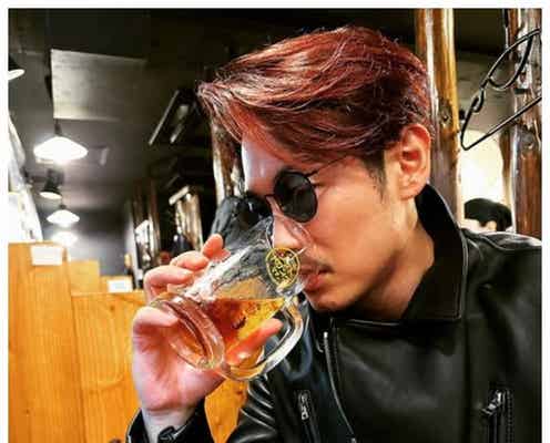 ディーン・フジオカが「鳥貴族」に ひげ姿&“飲み物”に注目集まる「親近感」「隠しきれないオーラ」と反響