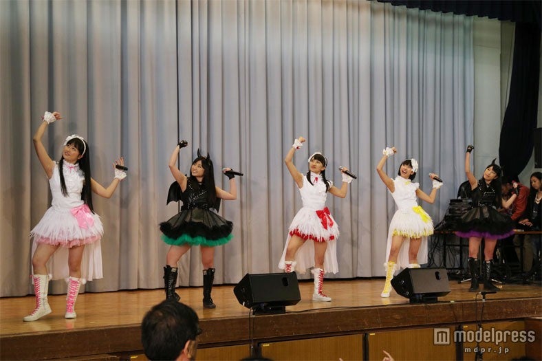 ももいろクローバーZ