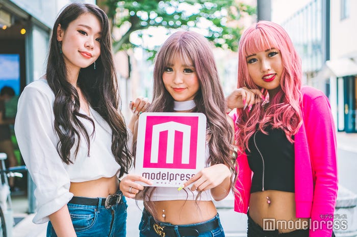 (左から)るみな、りあな、いっち(C)モデルプレス