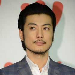画像6 10 Nhk朝ドラ主役に玉山鉄二 初の外国人ヒロインから いきなりハグ モデルプレス 画像6 10 Nhk朝ドラ主役に玉山鉄二 初の外国人ヒロインから いきなりハグ モデルプレス
