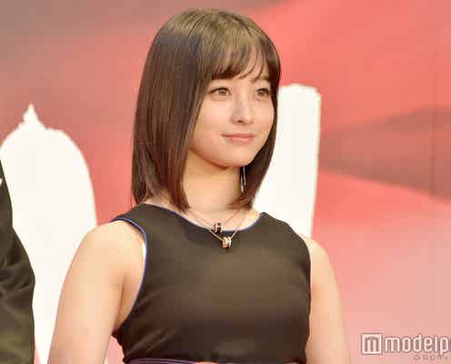 橋本環奈「第30回東京国際映画祭」開幕飾る 素肌あらわなブラックドレスで可憐に登場