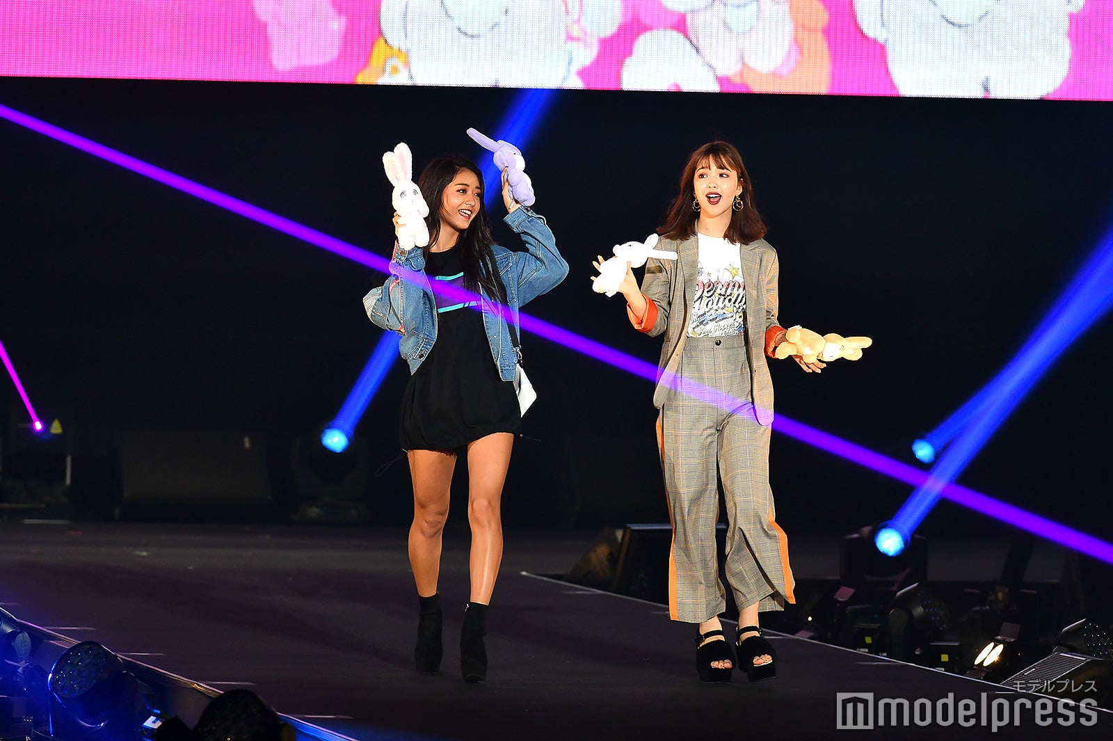 池田美優、藤田ニコル （C）モデルプレス