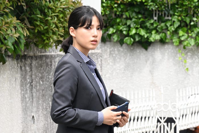 石井杏奈「彼女たちの犯罪」第1話より(C)読売テレビ