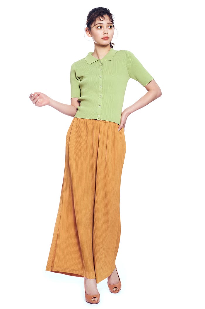 「ワントーン+1」コーデ(提供写真)