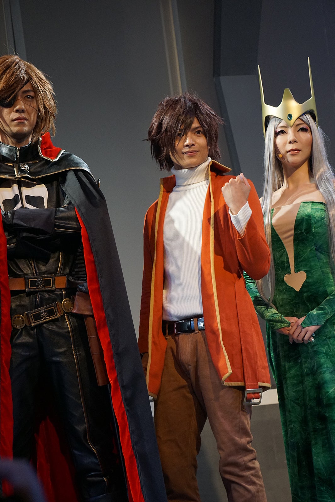 （左から）林野健志（ハ―ロック役）、鈴木勤（台羽正役）、扇けい（⼥王ラフレシア役）