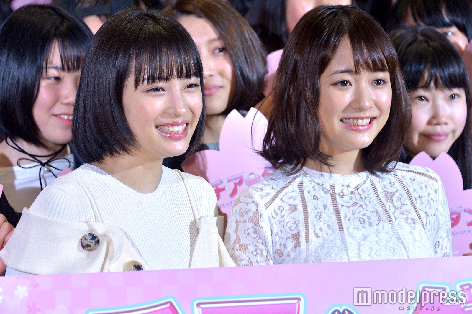 （左から）広瀬すず、大原櫻子（C）モデルプレス