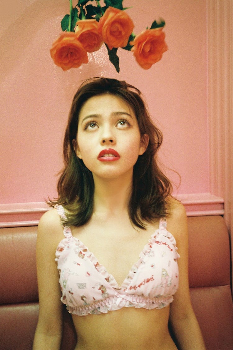 トップモデル　ランジェリー姿 画像5/7) ランジェリー姿で魅せる“キュート＆エロティック” ネクストブレイクモデル・加藤ナナの美貌に釘付け - モデルプレス