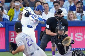 大谷翔平 2打席連発はならず ミスショットの中飛に打席で「あーっ」首かしげ悔しさにじませる 浮いた変化球にスイングかけるも