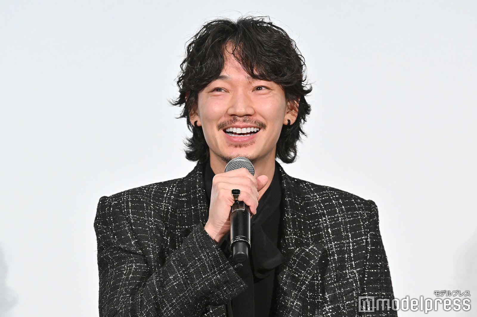 綾野剛（C）モデルプレス