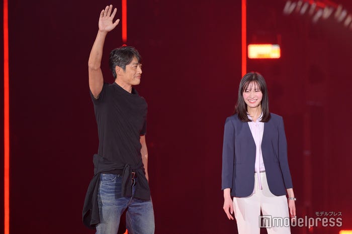 反町隆史、岡崎紗絵(C)モデルプレス