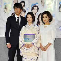 （左から）吉田栄作、田中麗奈、秋吉久美子（C）モデルプレス