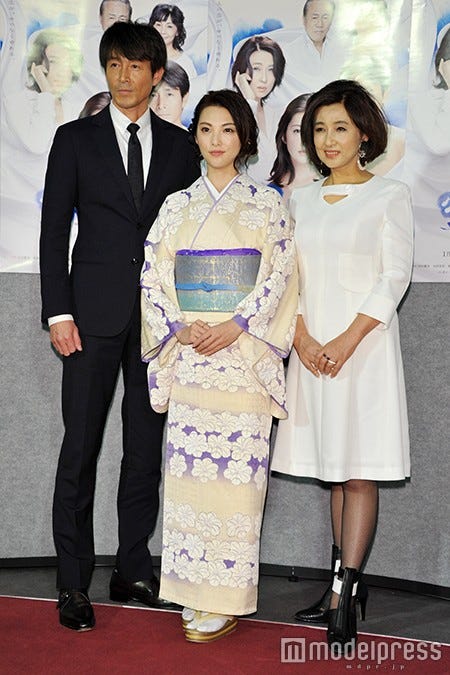 (左から)吉田栄作、田中麗奈、秋吉久美子(C)モデルプレス