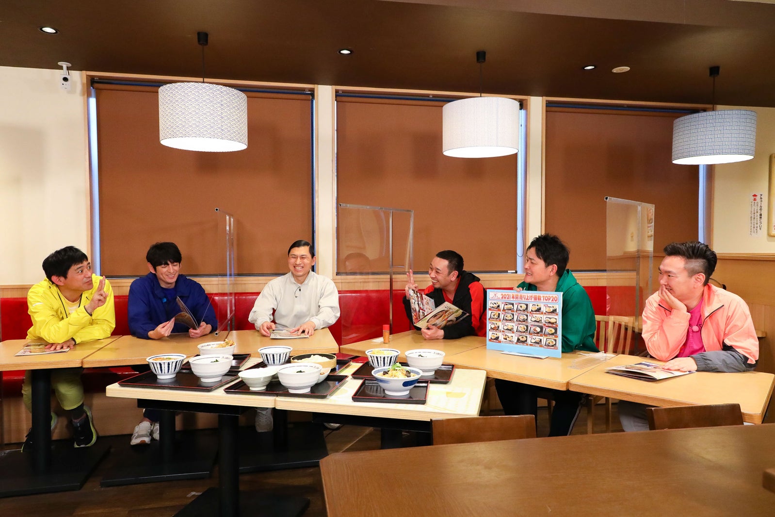 （左から）博多華丸、博多大吉、春日俊彰、大悟、ノブ、山内健司（C）カンテレ