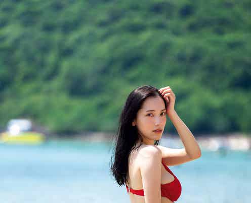 都丸紗也華“本人史上最も大胆”美ボディ披露「週刊FLASH」表紙登場