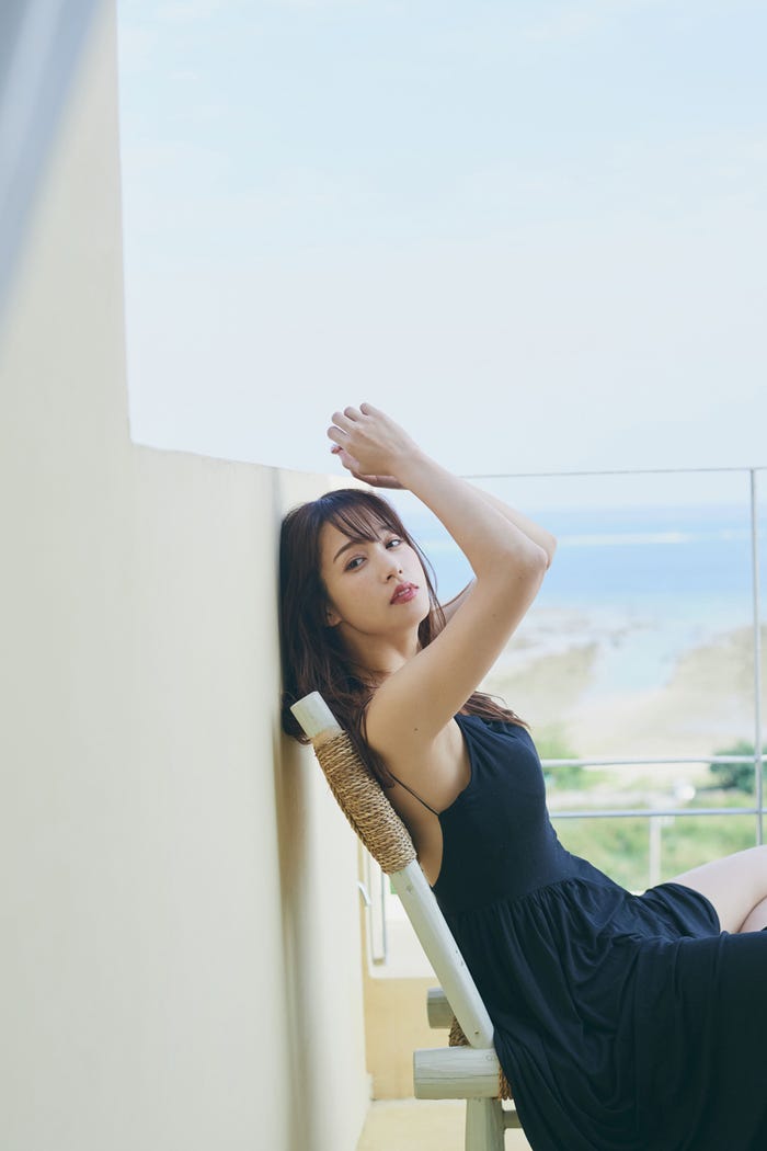 鷲見玲奈(C)三瓶康友/集英社