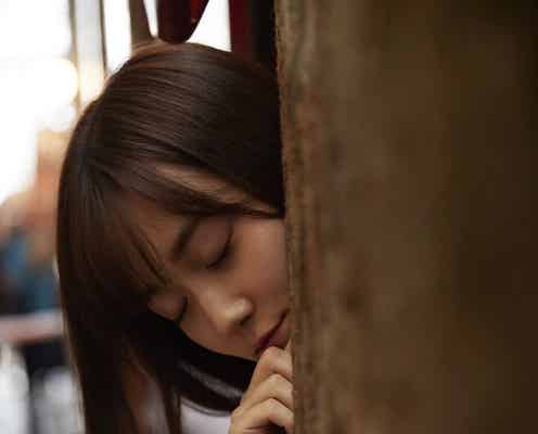 乃木坂46山下美月、寝顔オフショット公開「可愛すぎ」「貴重ショット」と反響<1st写真集「忘れられない人」>