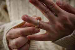 仲の良いママ友が裏切りを告白 あなたの夫と不倫してるよ と言われて 後編 モデルプレス