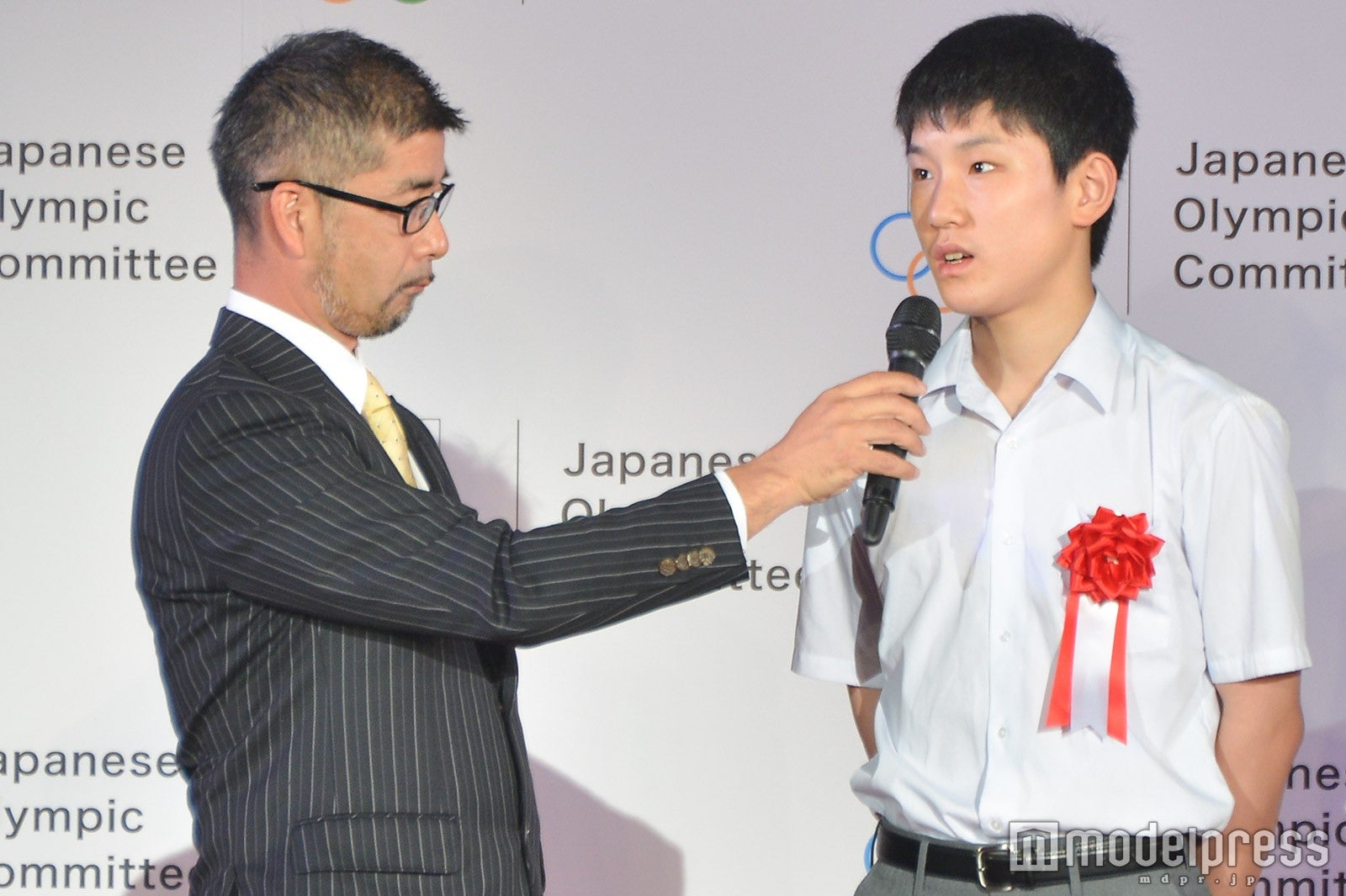 （右）張本智和選手 （C）モデルプレス