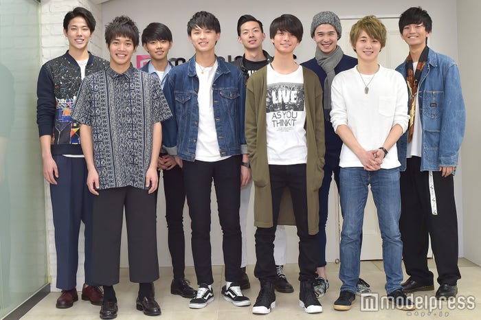 (前列左から)山田輝、兵頭功海、泉野瑛暉、會田海心(後列左から)鈴木達也、西田稜海、木村海生、堤敬、林勇輝 (C)モデルプレス