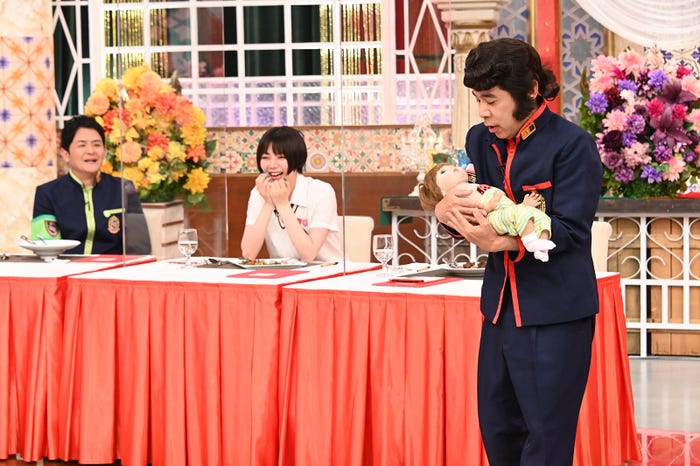 ノブ、池田エライザ、岡村隆史 (C)日本テレビ