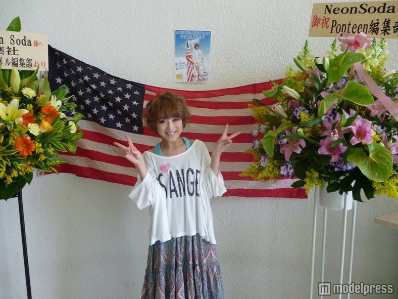 鈴木奈々の登場にファン涙　注目ブランドが渋谷109に初出店