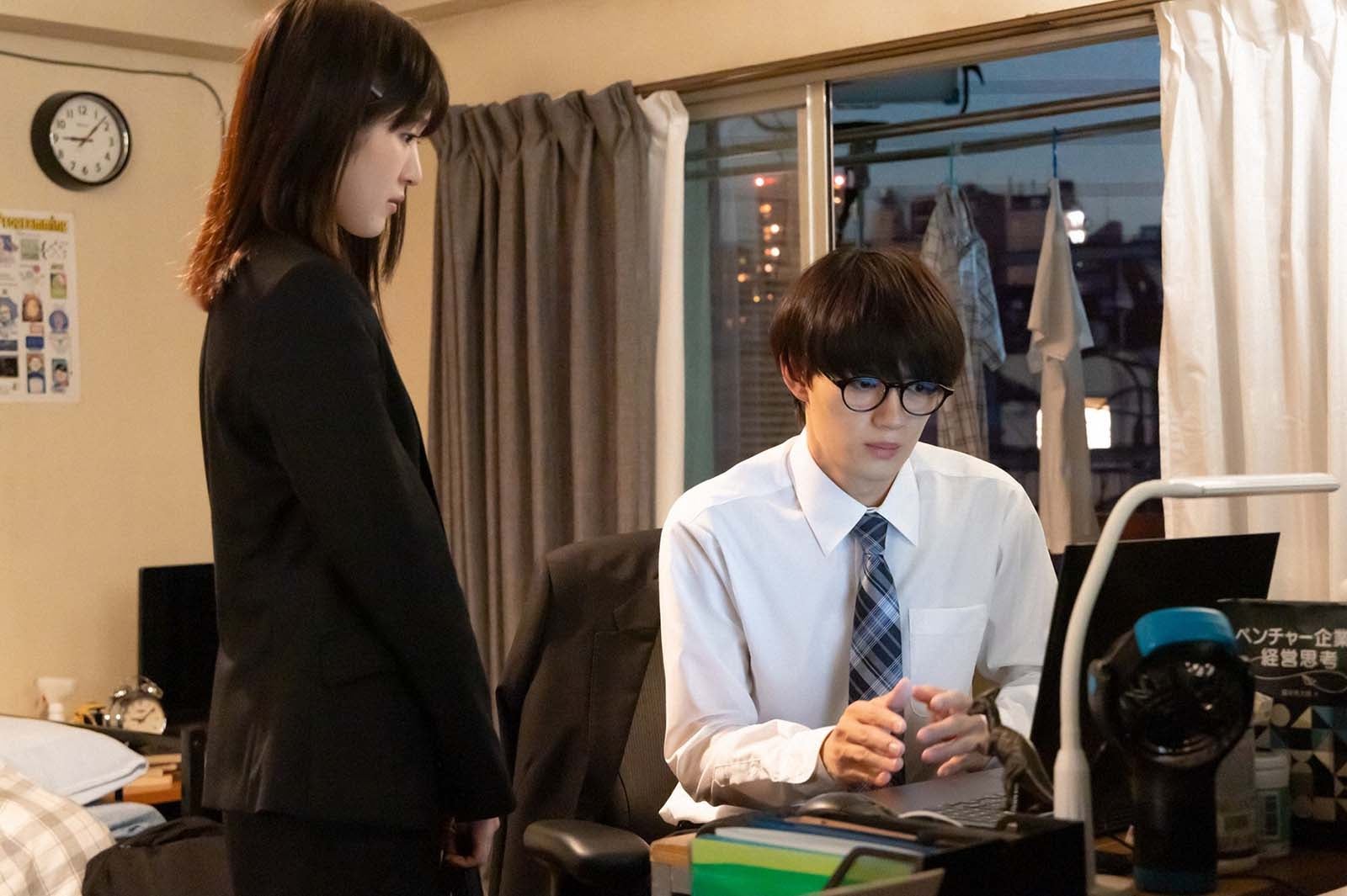 福本莉子、佐野勇斗「トリリオンゲーム」第2話より（C）TBS／撮影：高橋裕子