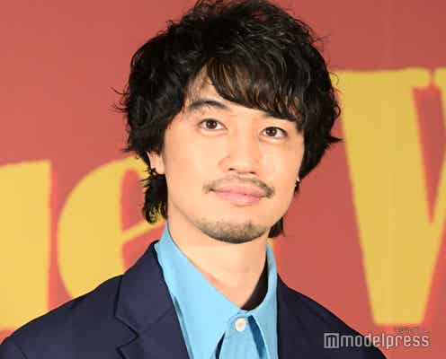 斎藤工、スクランブル交差点で1人路上ライブ NSC時代は「結構地獄でした」