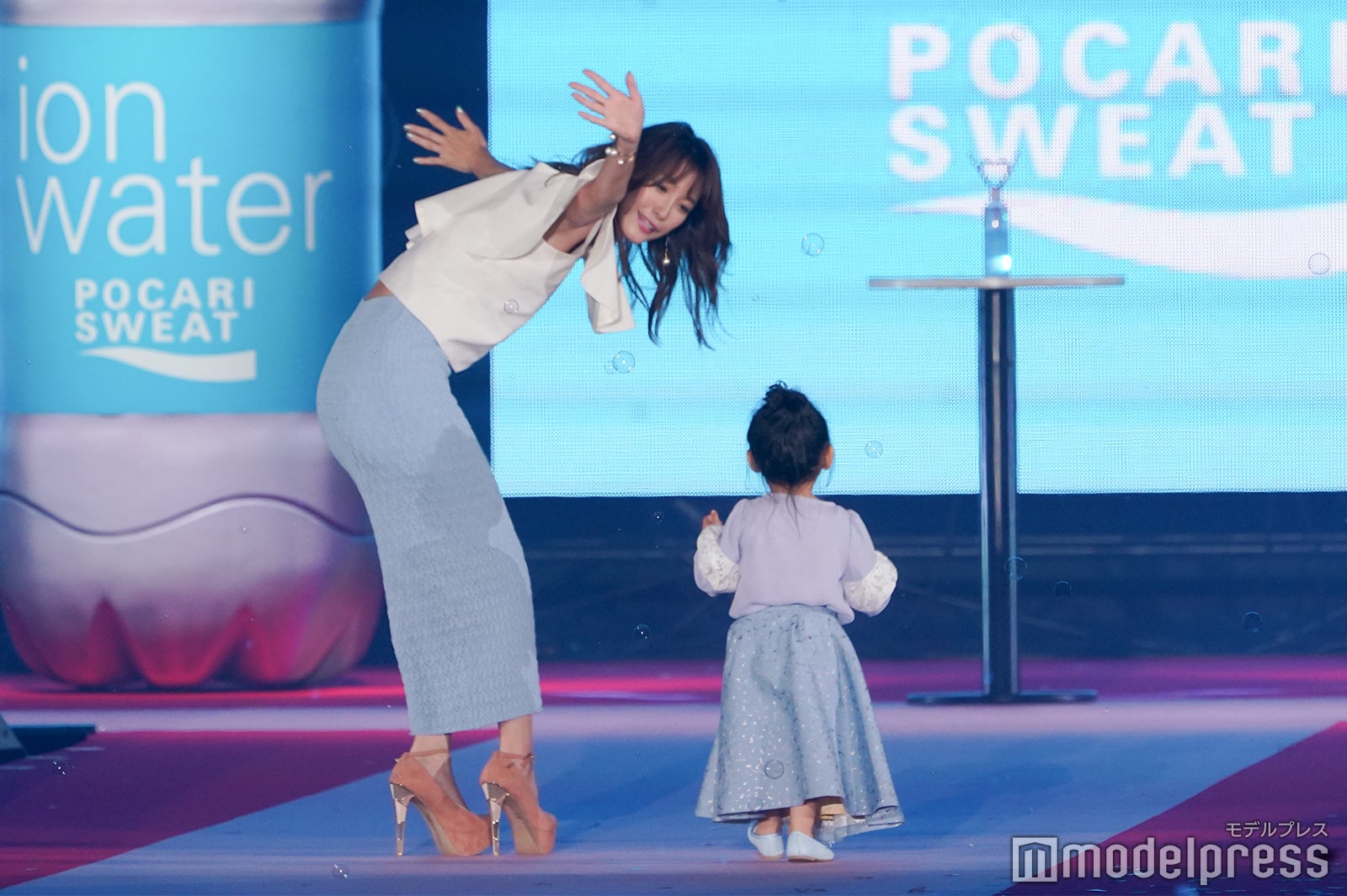 木下優樹菜、茉叶菜ちゃん（C）モデルプレス