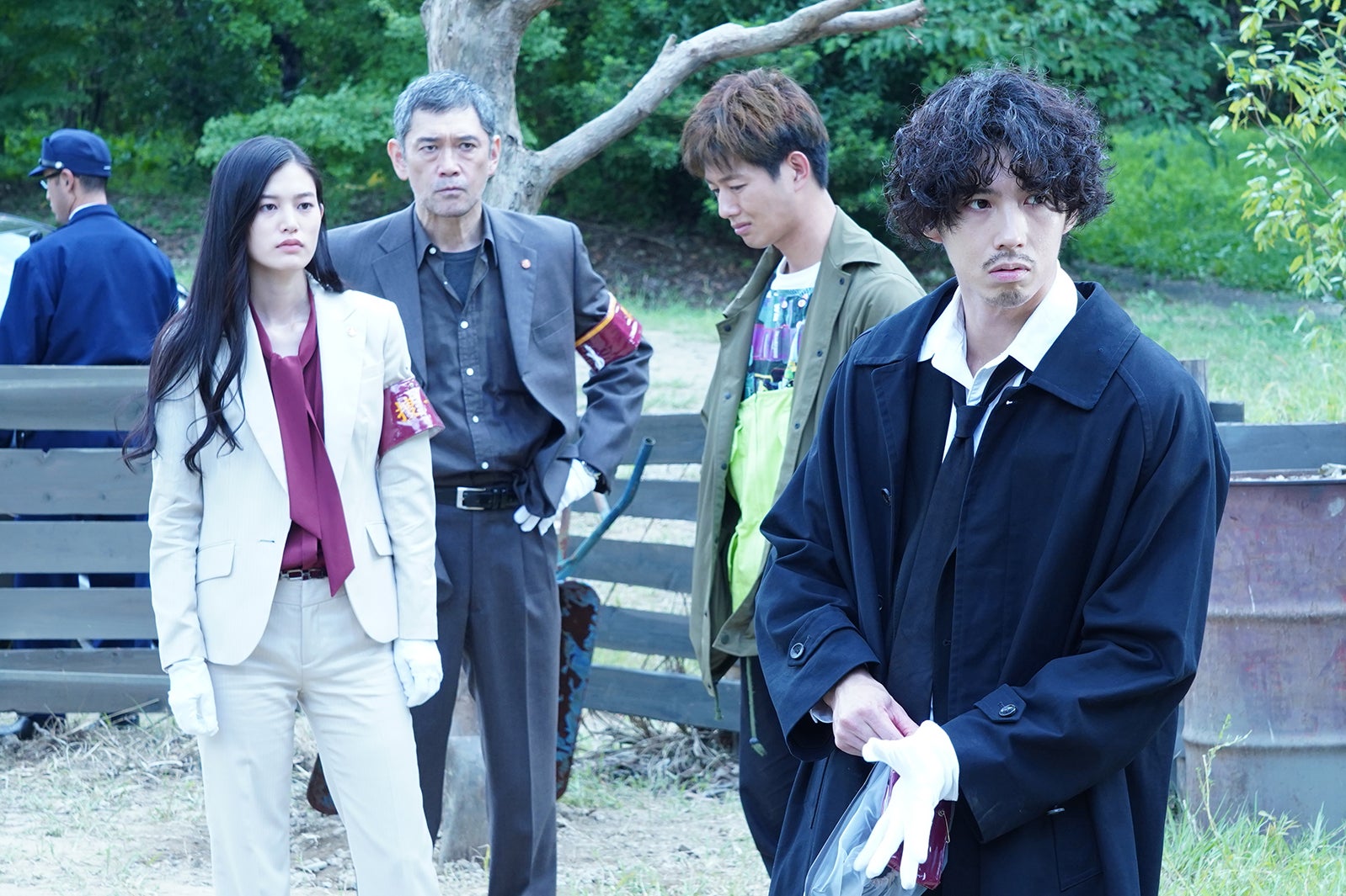 立花恵理、杉本哲太、工藤阿須加、賀来賢人／「ニッポンノワール―刑事Yの反乱―」第1話より（C）日本テレビ