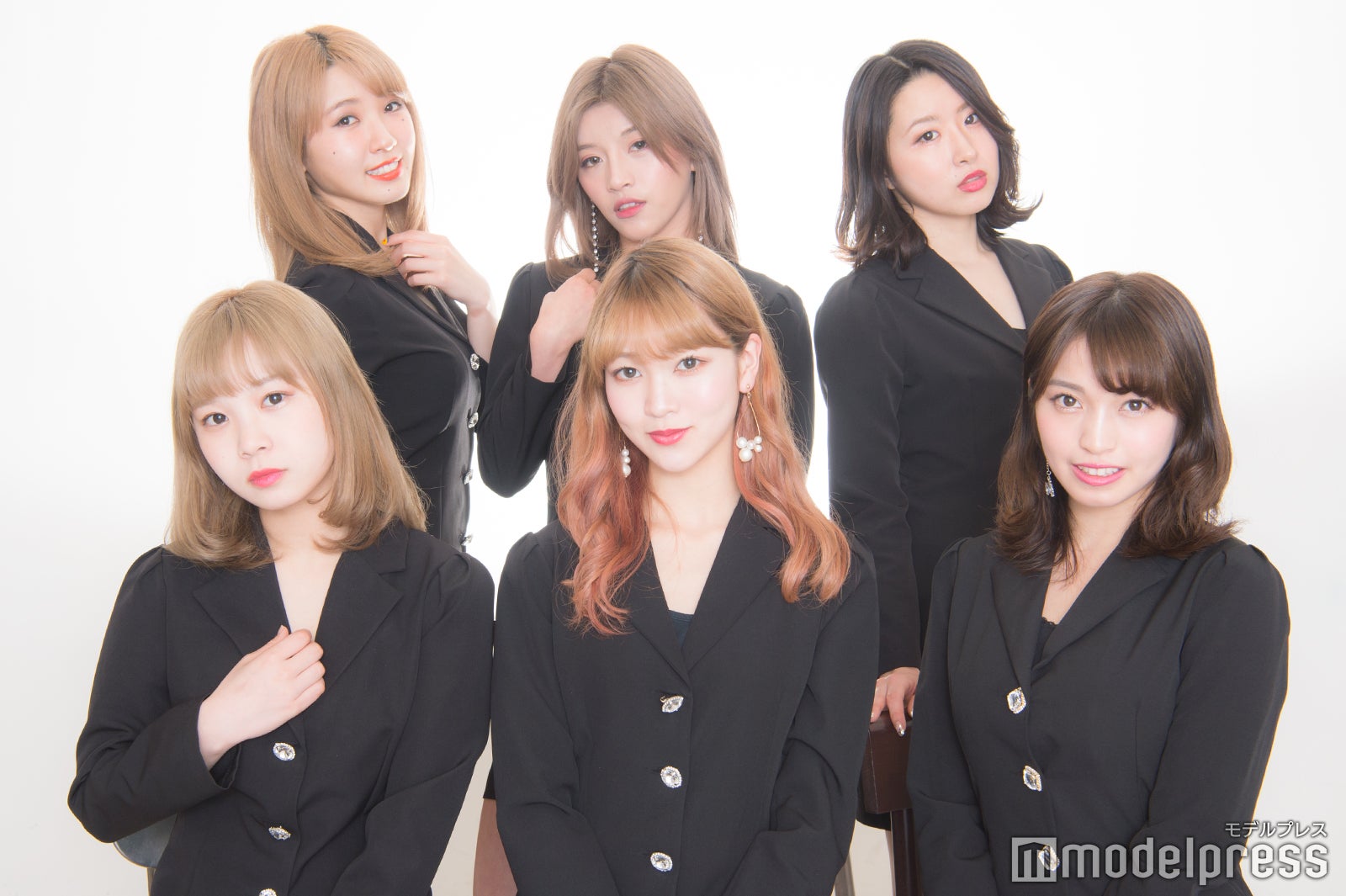 CHERRSEE（前列左から）YUMA、AIRI、MIYU（後列左から）NENE、LENA、HIKARU （C）モデルプレス
