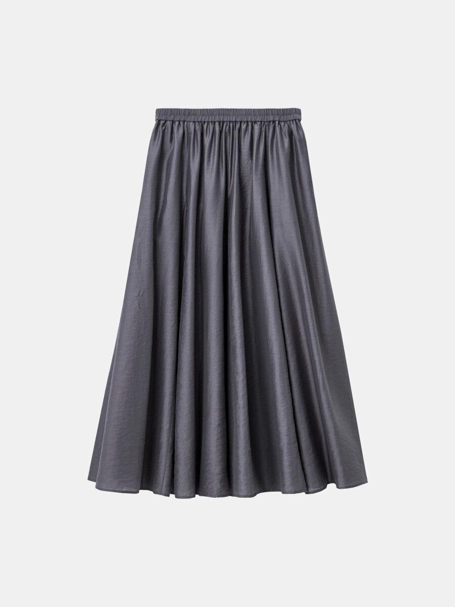 PLSTのシアーボリュームフレアスカート