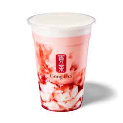 いちご杏仁 ミルクティー(ICED/M)670円、ちご杏仁 ミルクティー(ICED/L)760円(提供写真)