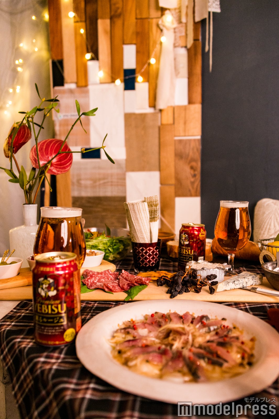 色味は食器ではなく食べ物で（C）モデルプレス