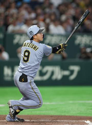 阪神ドラ1・立石がプロ1号2ラン 5戦20打席目で待望の一発「自分らしいスイングできた」 巨人ドラ1左腕・竹丸の147キロを右中間席へ