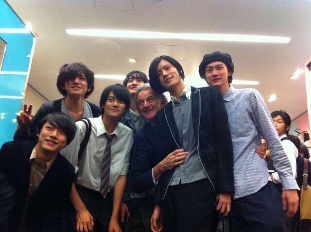 デビュー当時の写真を公開