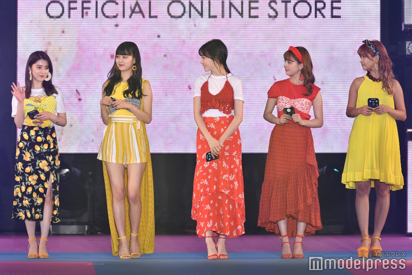 (左から)中野恵那、鶴嶋乃愛、久間田琳加、加藤ナナ、徳本夏恵(C)モデルプレス