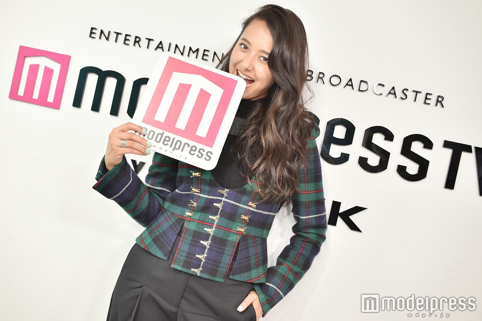 「日本のファッションを底上げできる存在になりたい」／浦浜アリサ（C）モデルプレス