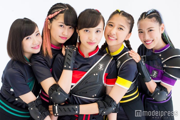 ももいろクローバーZ(左から)有安杏果、佐々木彩夏、百田夏菜子、玉井詩織、高城れに(C)モデルプレス