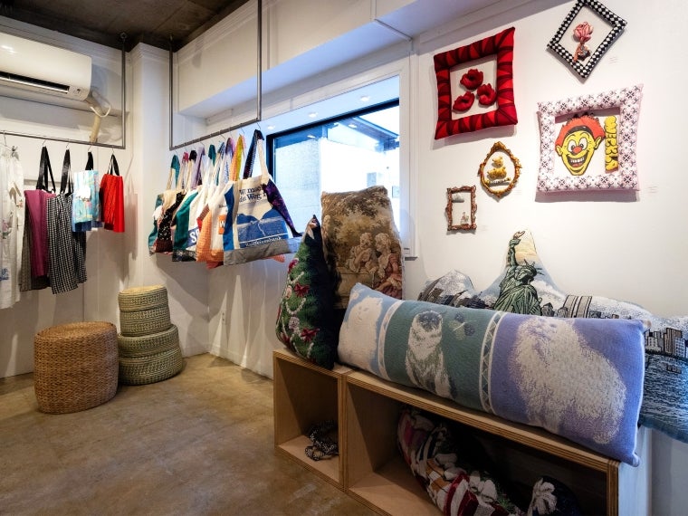 ちょうどいいといいな ファッションビジネスの新たな芽》「YEAH RIGHT