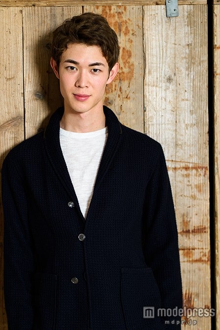 モデルプレスのインタビューに応じた、宮沢氷魚