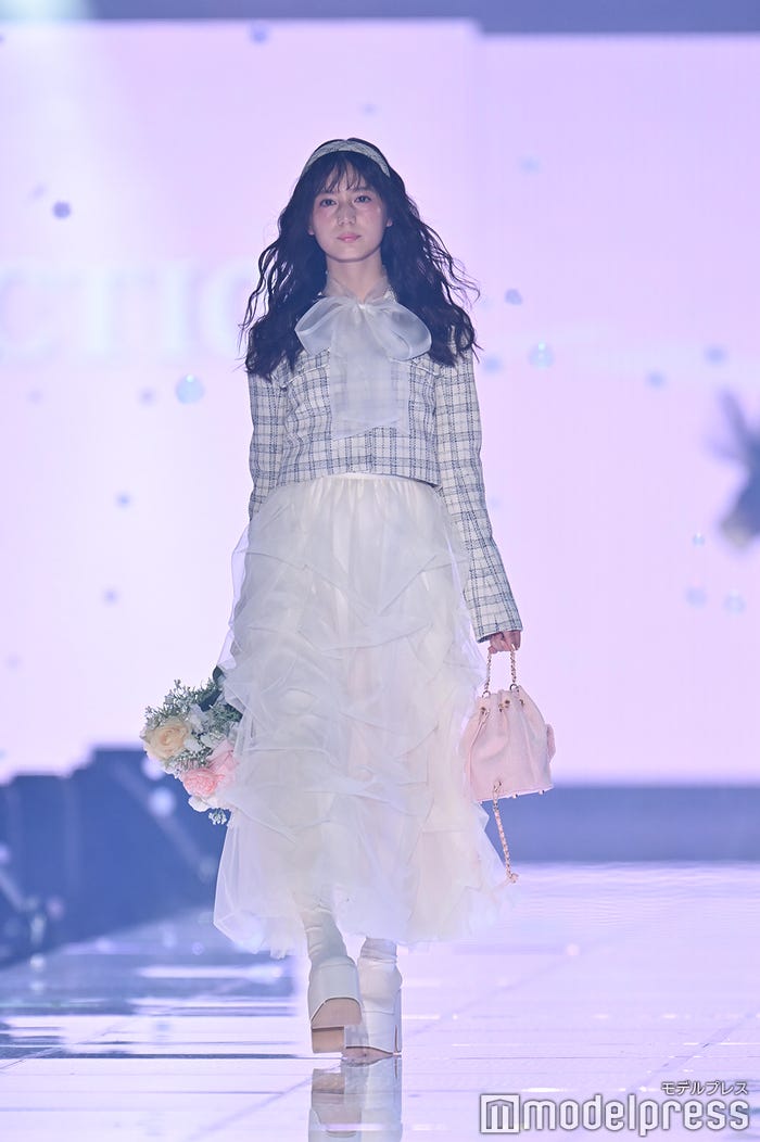 小坂菜緒(C)モデルプレス