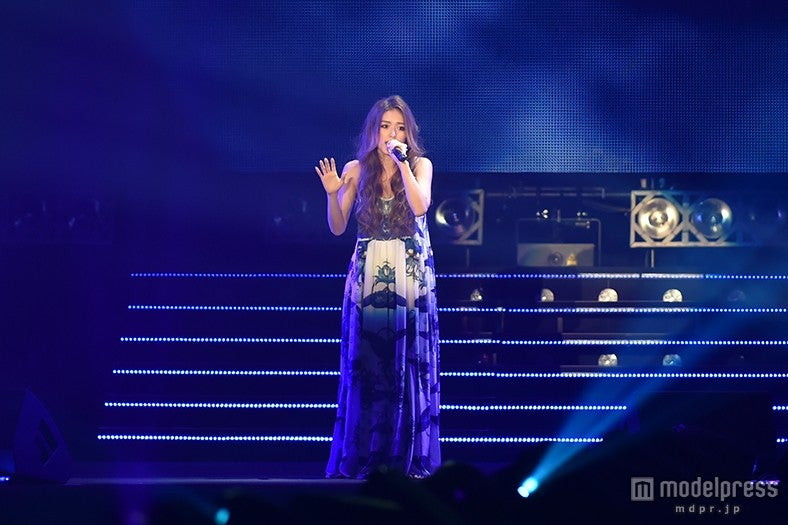 “ガールズの頂点”に輝いた新歌姫・加治ひとみ、3万人を前に新曲初披露＜TGC 2015S／S＞
