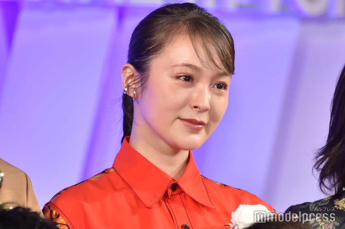 貫地谷しほり(C)モデルプレス