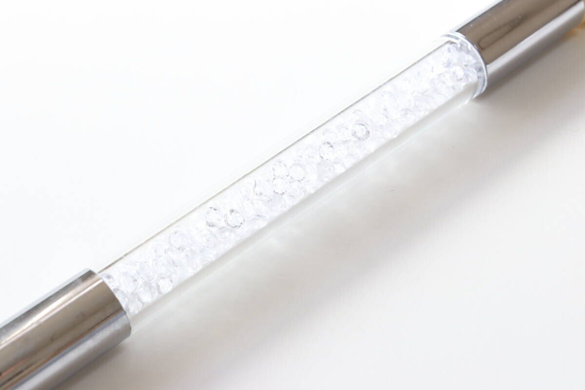 ダイソーのネイルアートスポンジブラシの持ち手