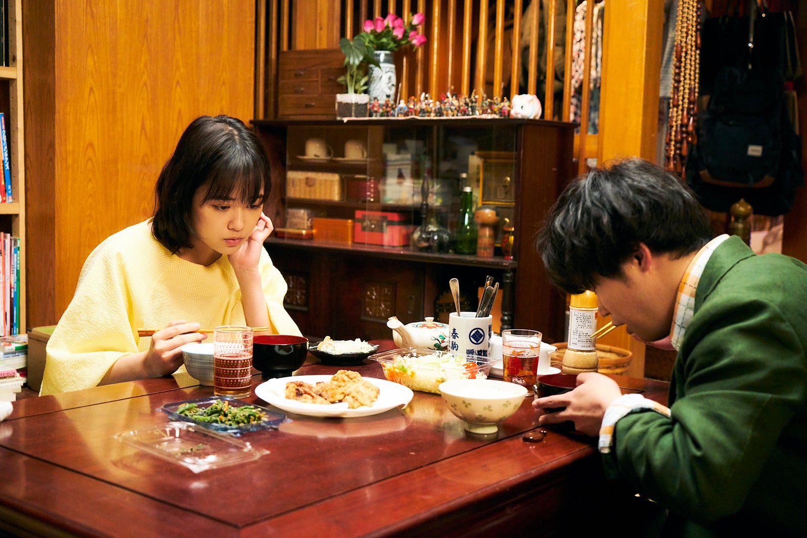 大原櫻子、矢本悠馬／「びしょ濡れ探偵　水野羽衣」第1話より（C）テレビ東京