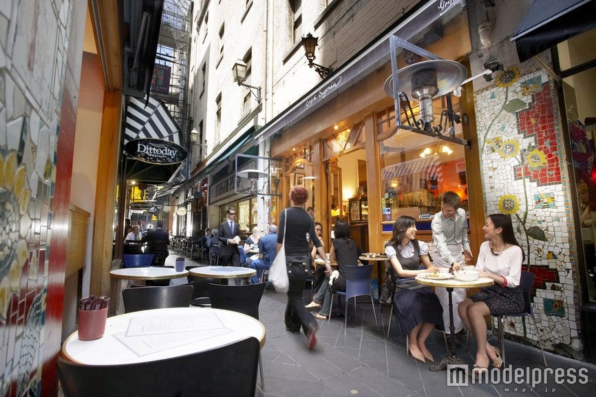 カフェ通りでのひととき／画像提供：オーストラリア ビクトリア州政府観光局