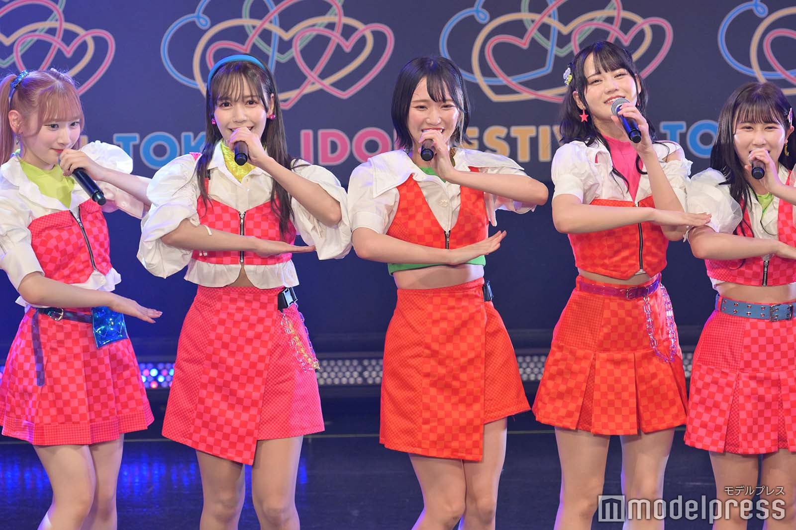 =LOVE （C）モデルプレス