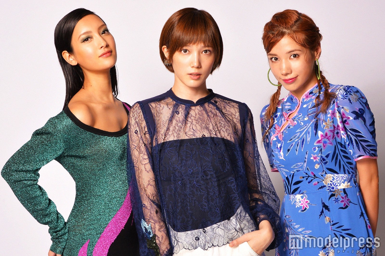左から：菜々緒、本田翼、仲里依紗 （C）モデルプレス