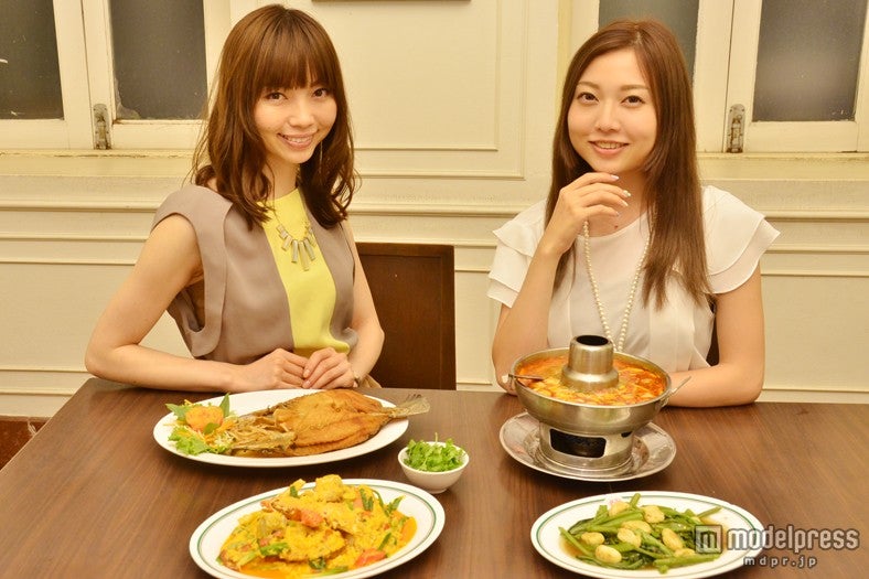 モデル2人も「美味しい」と絶賛／モデル：百々さおり、富田千穂